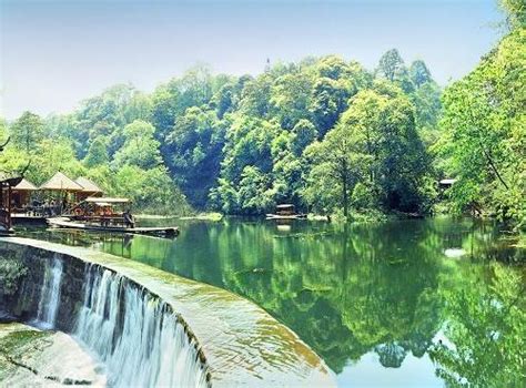 Der Tiantai Berg – Eine Oase der Ruhe mit spektakulären Aussichten auf Huangshi!