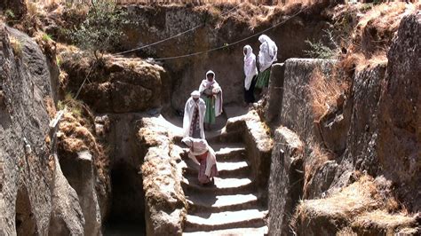 Die Faszinierende Höhle von Adadi Maryam! Ein versteckter Schatz für Abenteurer in Lalibela